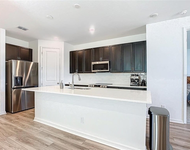 1317 Sterling Pointe Drive - Photo Thumbnail 8