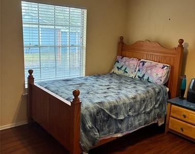 5433 Lake Margaret Drive - Photo Thumbnail 7