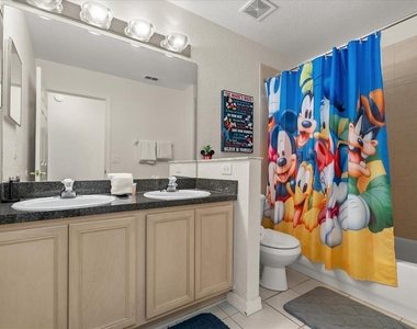 526 Windsor Place - Photo Thumbnail 12