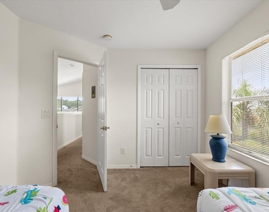 526 Windsor Place - Photo Thumbnail 15