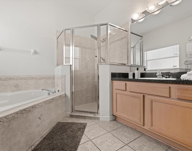 526 Windsor Place - Photo Thumbnail 28