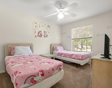 526 Windsor Place - Photo Thumbnail 9