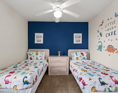 526 Windsor Place - Photo Thumbnail 14