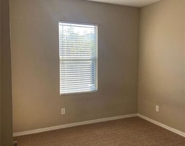 628 Madina Circle - Photo Thumbnail 10