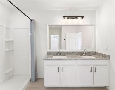 3945 River Bank Way - Photo Thumbnail 11
