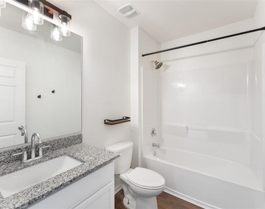 3945 River Bank Way - Photo Thumbnail 15