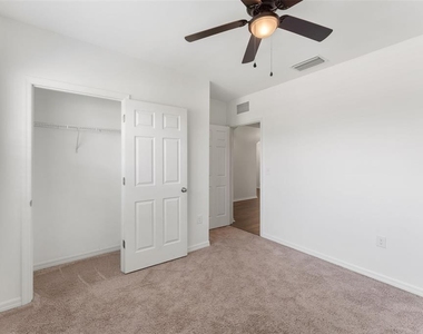 3945 River Bank Way - Photo Thumbnail 13
