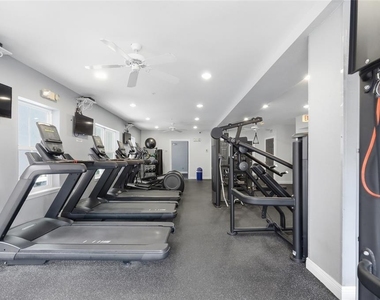 204 E South Street - Photo Thumbnail 24