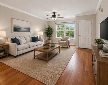 204 E South Street - Photo Thumbnail 2