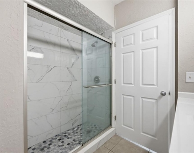 204 E South Street - Photo Thumbnail 13