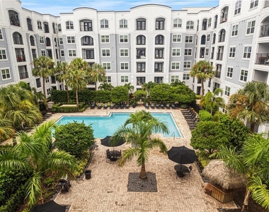 204 E South Street - Photo Thumbnail 1