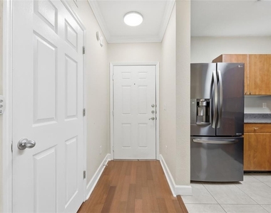 204 E South Street - Photo Thumbnail 6