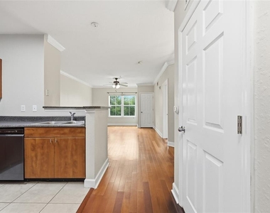 204 E South Street - Photo Thumbnail 5