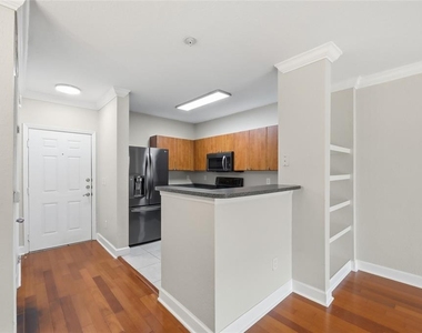 204 E South Street - Photo Thumbnail 9