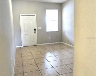 10797 Savannah Landing Circle - Photo Thumbnail 2