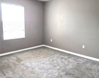10797 Savannah Landing Circle - Photo Thumbnail 9