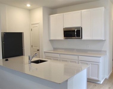 A-4359 Vibernum Avenue - Photo Thumbnail 2