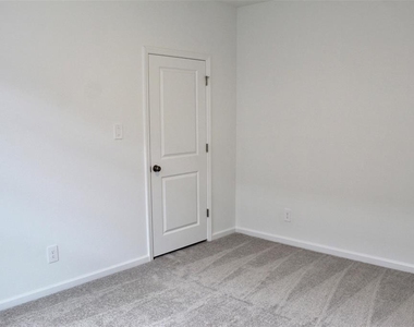 A-4359 Vibernum Avenue - Photo Thumbnail 11
