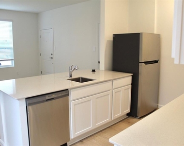 A-4359 Vibernum Avenue - Photo Thumbnail 4
