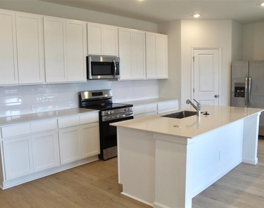 4359 Vibernum Avenue - Photo Thumbnail 9