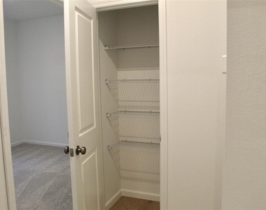 4359 Vibernum Avenue - Photo Thumbnail 12