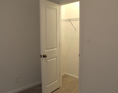 4359 Vibernum Avenue - Photo Thumbnail 7