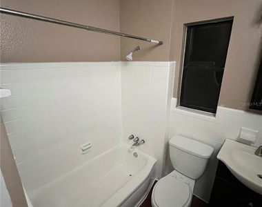 2152 Ne 3rd Street - Photo Thumbnail 6
