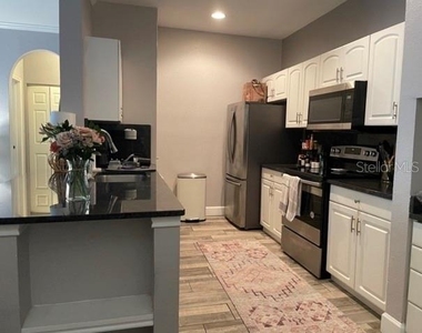 860 N Orange Avenue - Photo Thumbnail 1