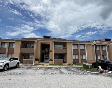 5169 Vineland Road - Photo Thumbnail 2