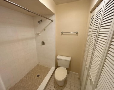 5169 Vineland Road - Photo Thumbnail 22