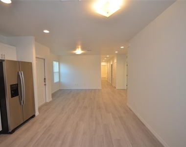 3341 Willard Street - Photo Thumbnail 9