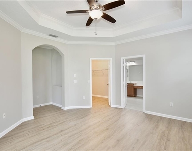 16005 Champlain Street - Photo Thumbnail 11