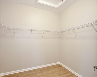 16005 Champlain Street - Photo Thumbnail 13