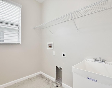 16005 Champlain Street - Photo Thumbnail 23