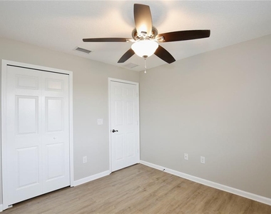 16005 Champlain Street - Photo Thumbnail 22