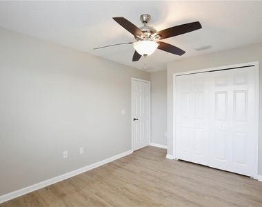 16005 Champlain Street - Photo Thumbnail 20