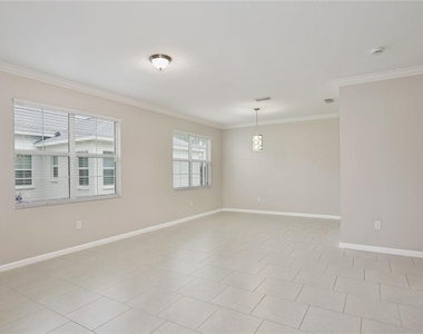 16005 Champlain Street - Photo Thumbnail 2