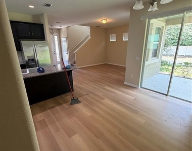 1710 Vista Meadows Drive - Photo Thumbnail 3