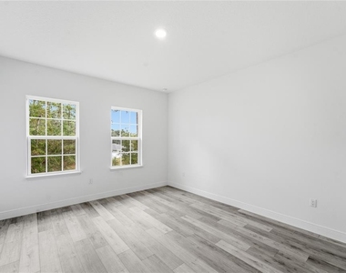 785 Marion Oaks Trl - Photo Thumbnail 13