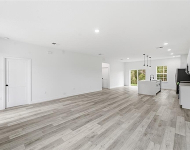 785 Marion Oaks Trl - Photo Thumbnail 16