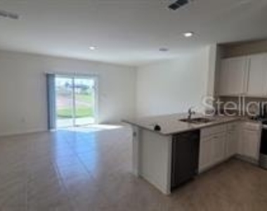 1215 Draintree Street - Photo Thumbnail 3