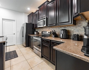 5917 Grassy Point Road - Photo Thumbnail 4