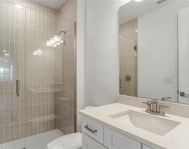 16120 Volterra Point - Photo Thumbnail 8