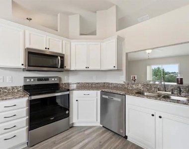 202 Highland Meadows Place - Photo Thumbnail 4