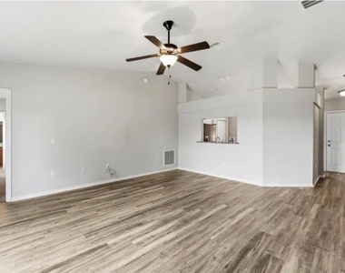 202 Highland Meadows Place - Photo Thumbnail 5