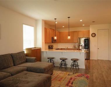 4909 Olivia Court - Photo Thumbnail 8