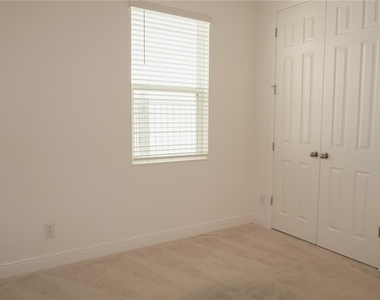 4909 Olivia Court - Photo Thumbnail 19