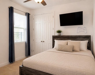 4909 Olivia Court - Photo Thumbnail 17