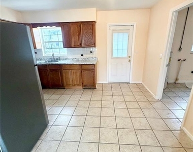 506 Holt Circle - Photo Thumbnail 14