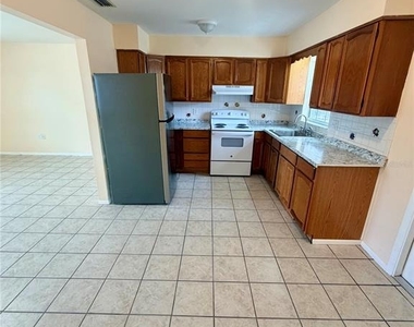 506 Holt Circle - Photo Thumbnail 10